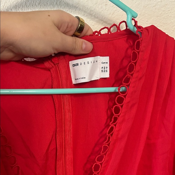 ASOS DESIGN Curve midi dress with long sleeve, Ruffles,and circle trim - Picture 4 of 6